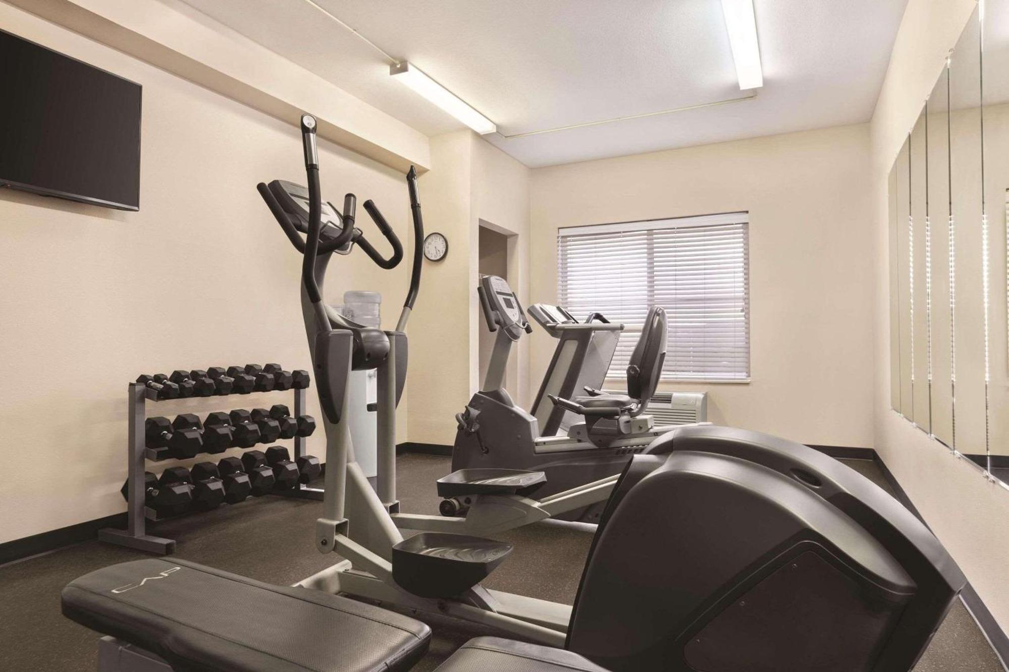 Country Inn & Suites By Radisson, Wytheville, Va מראה חיצוני תמונה