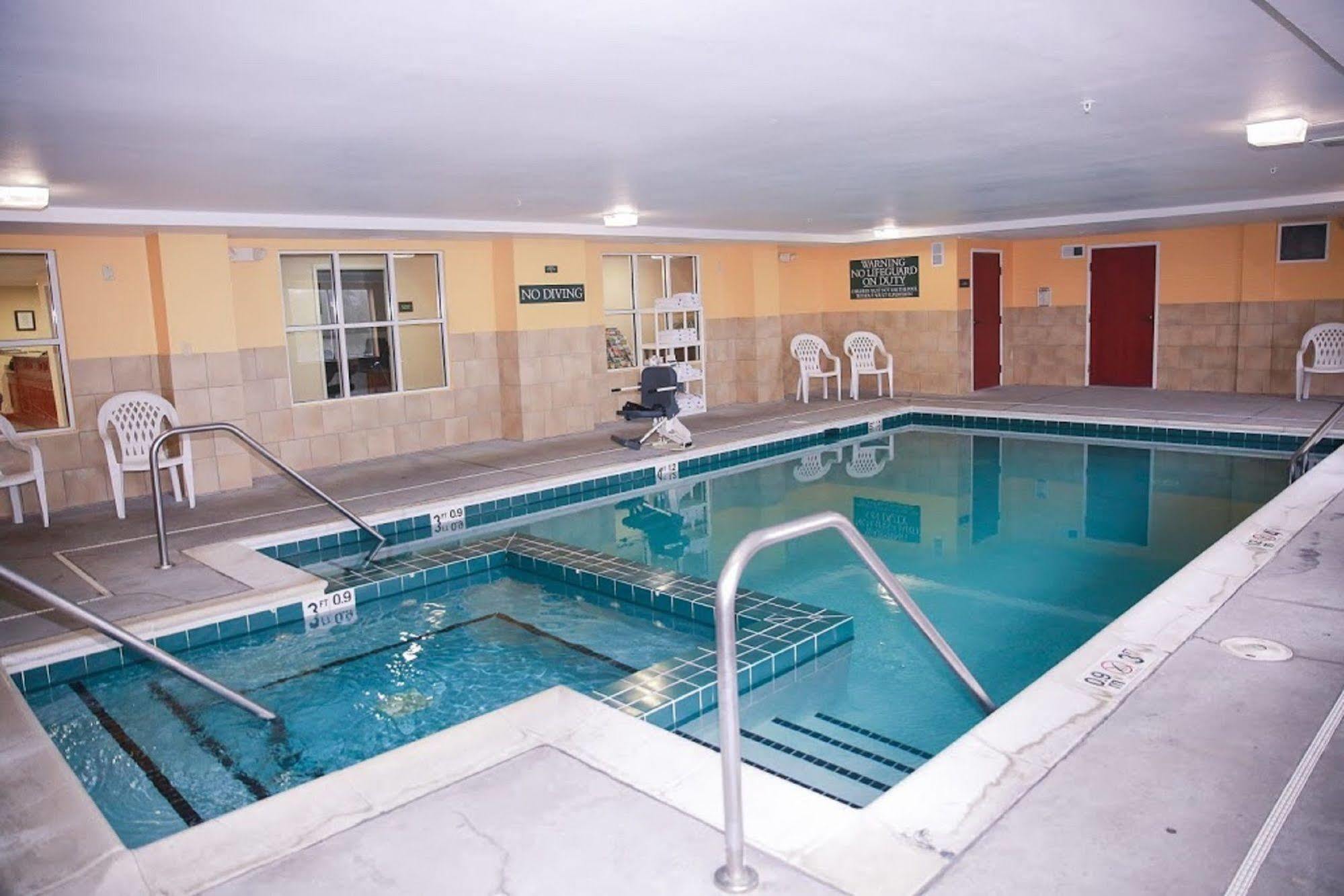 Country Inn & Suites By Radisson, Wytheville, Va מראה חיצוני תמונה